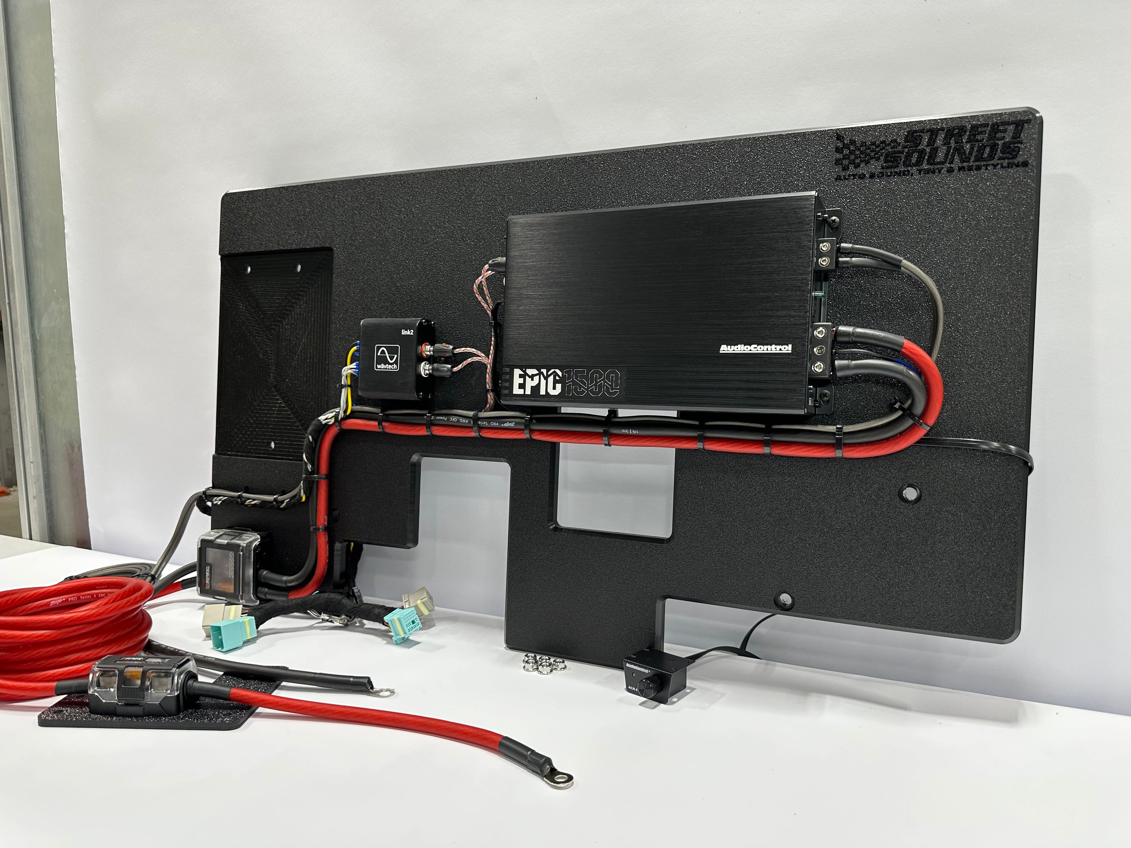 GM - Showcase Wired Sub Amp Package