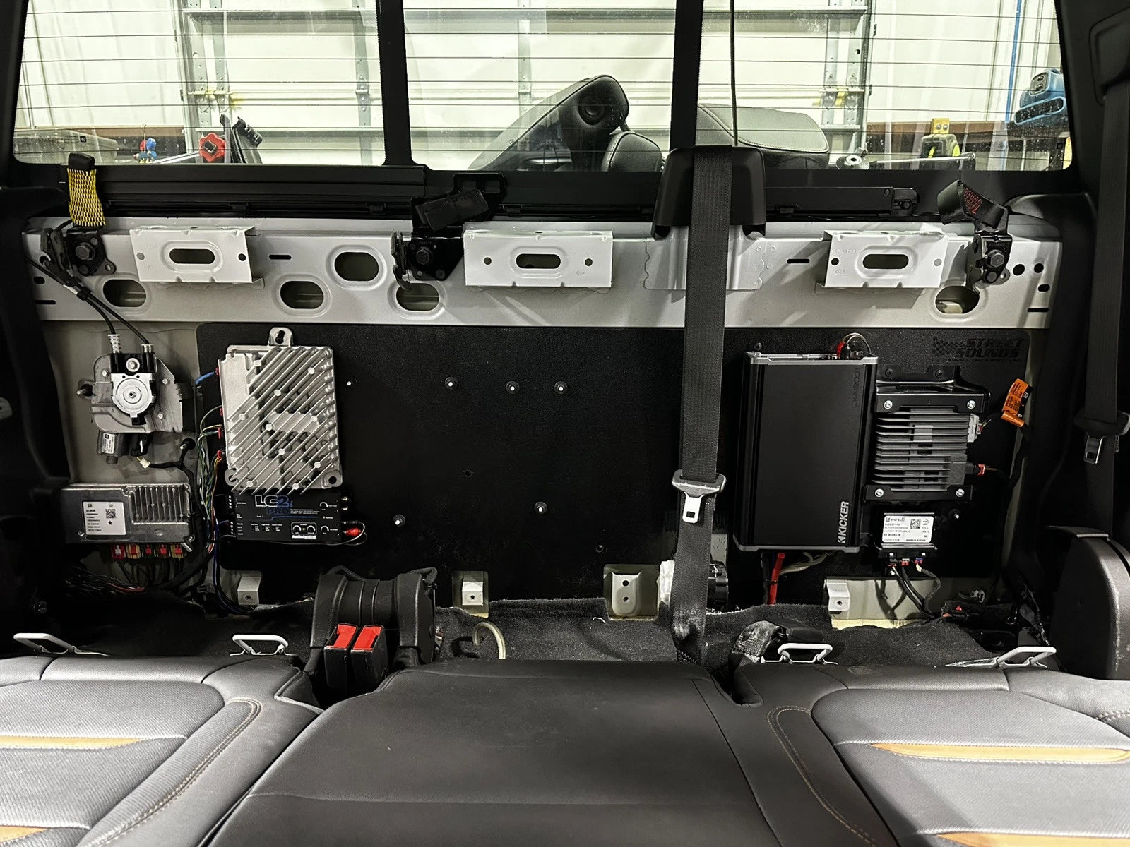 Chevy Silverado / GMC Sierra Extended Amp Rack - Street Sounds
