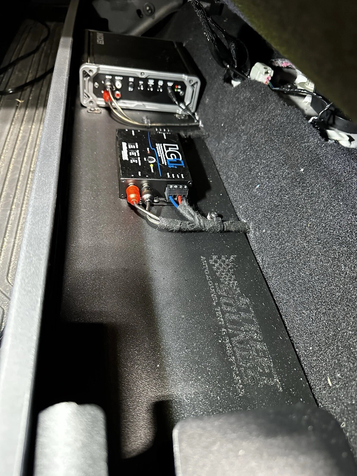 Ford F-150 Crew Under-Seat Amp Rack - Street Sounds