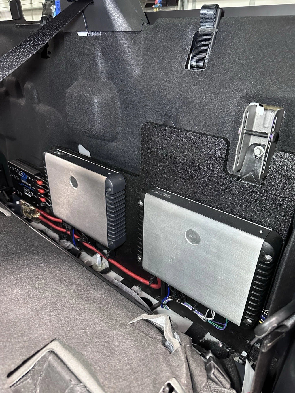 Ford F-150 / Super Duty Large Rear-Seat Amp Rack - Street Sounds